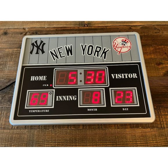 No brand Wall Decor New York Yankees Mlb Digital Scoreboard Clock